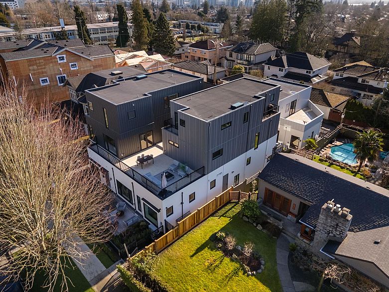5 950 W 57th Avenue