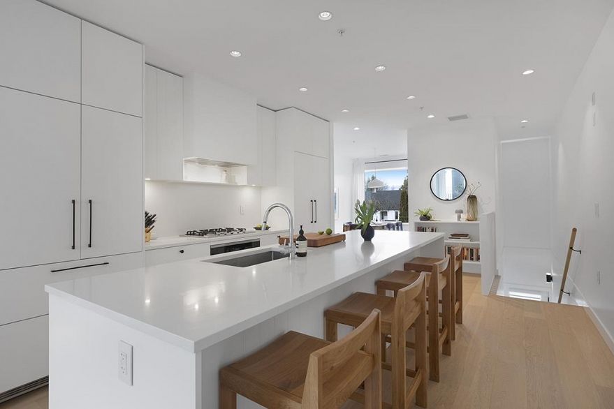 48 W King Edward Avenue