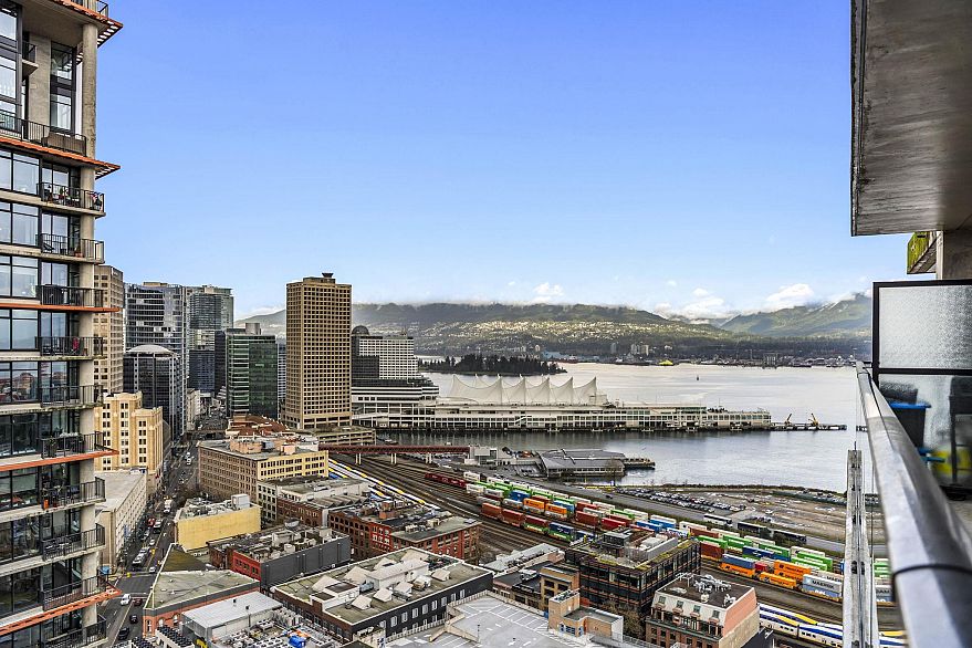 2808 108 W Cordova Street