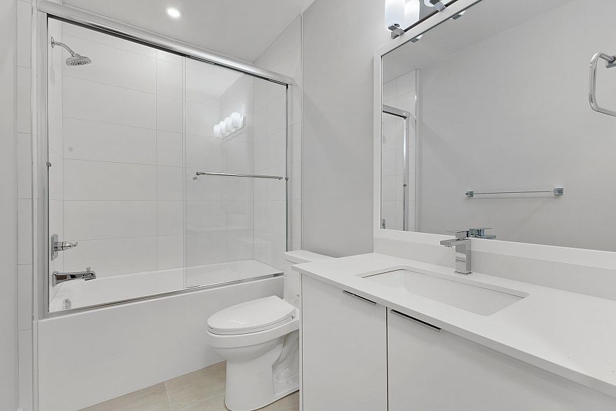 406 3050 KINGSWAY, Vancouver BC V5R 5J7