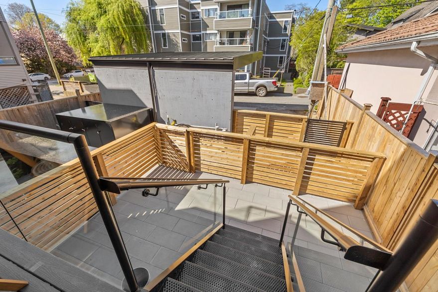 679 W 18th Avenue