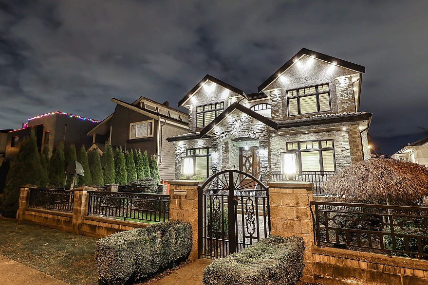 66 W 44th Avenue