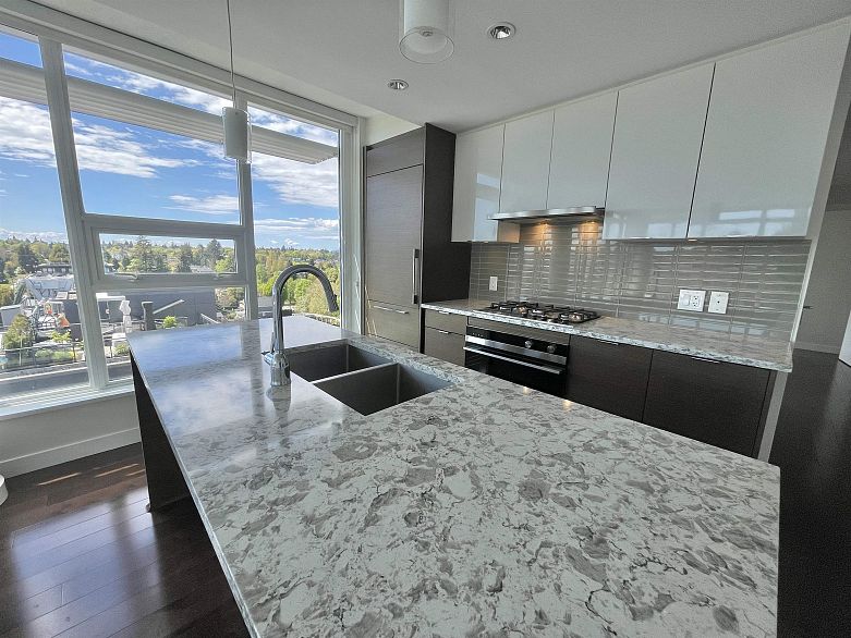 902 4083 Cambie Street