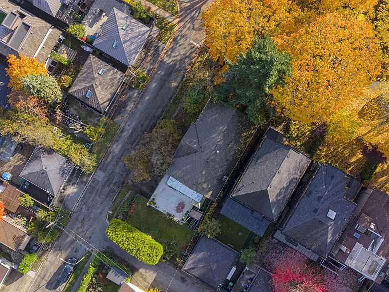 3555 Quadra Street