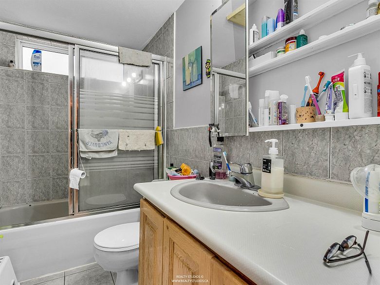 47 E 50th Avenue