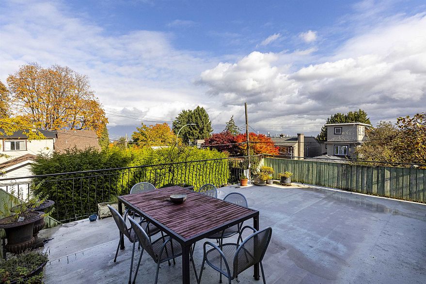 3555 Quadra Street