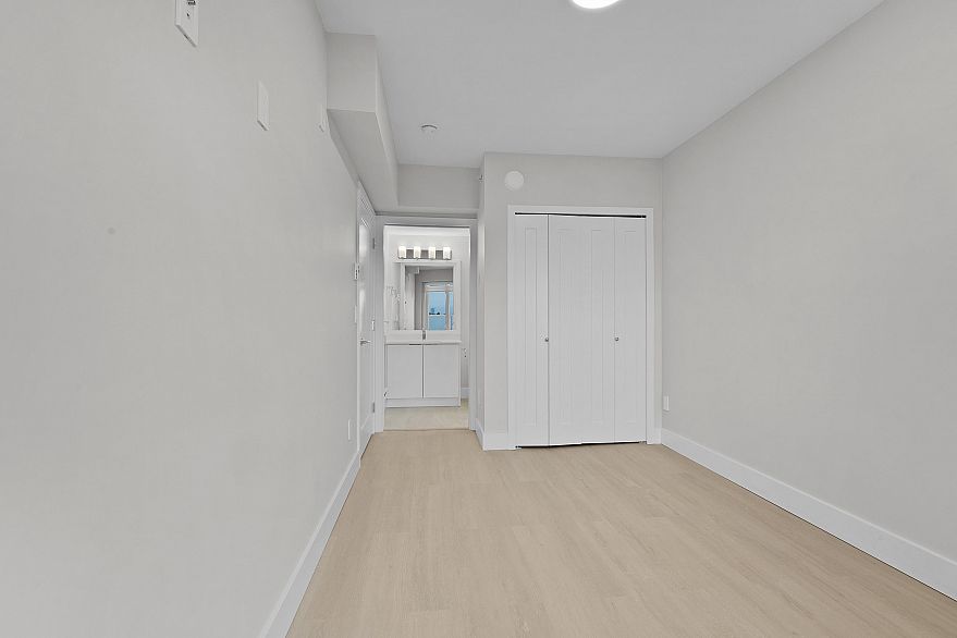 406 3050 KINGSWAY, Vancouver BC V5R 5J7