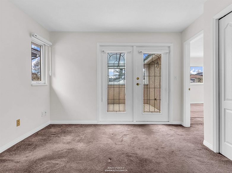 47 E 50th Avenue