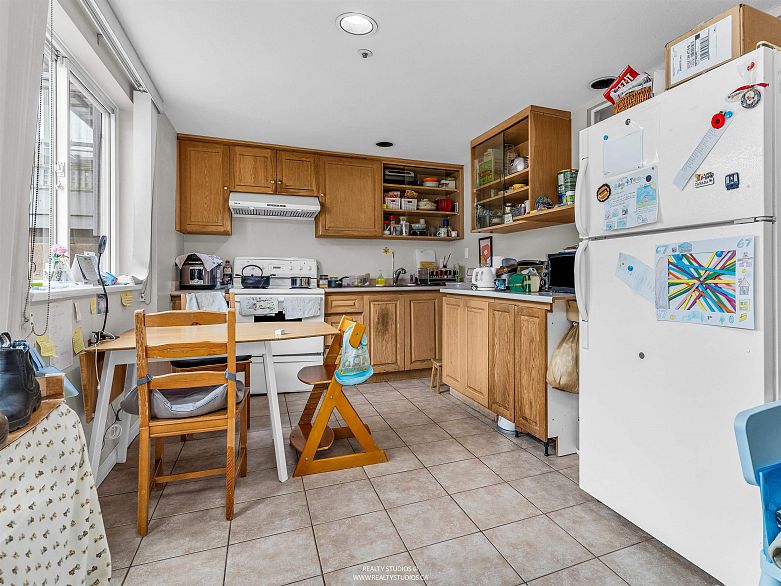 47 E 50th Avenue
