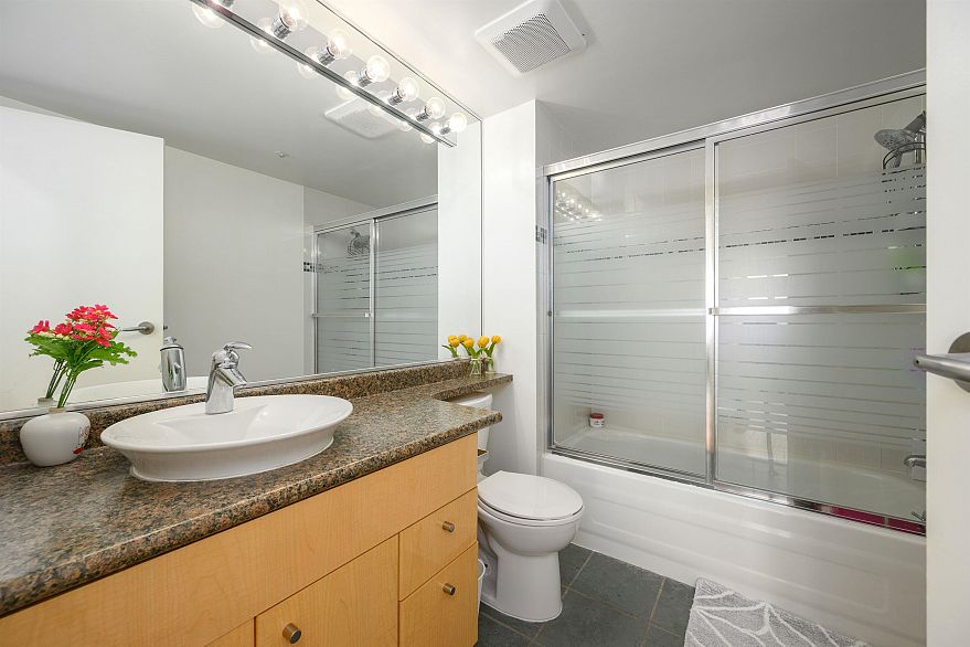 3707 1009 Expo Boulevard