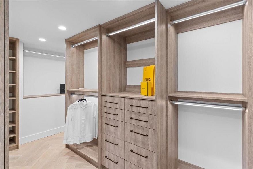 2402 1238 Richards Street