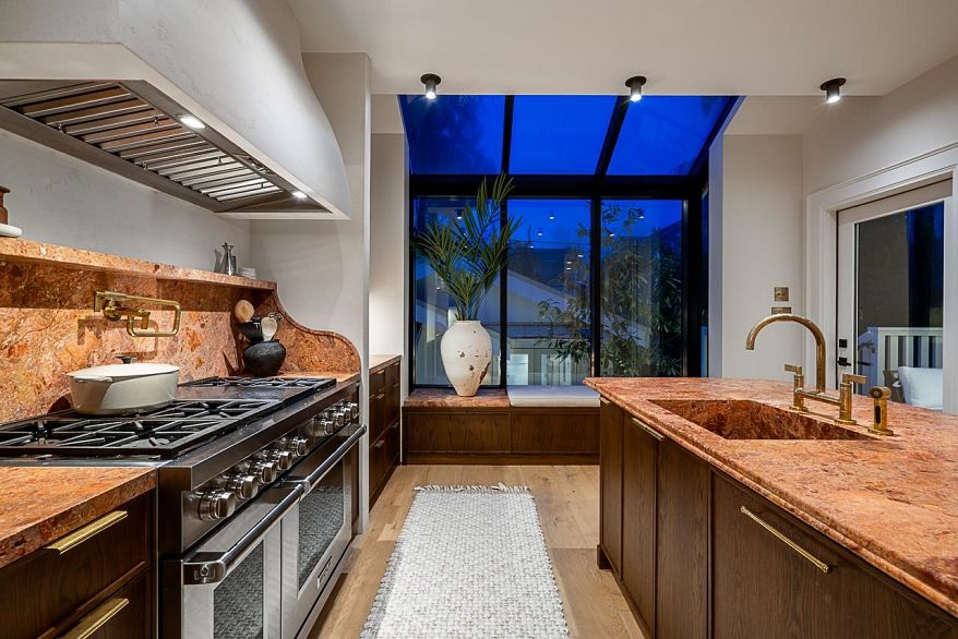 3575 Mayfair Avenue