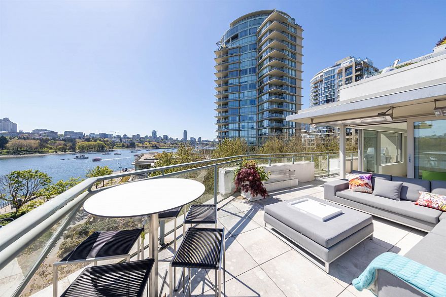 606 1288 Marinaside Crescent
