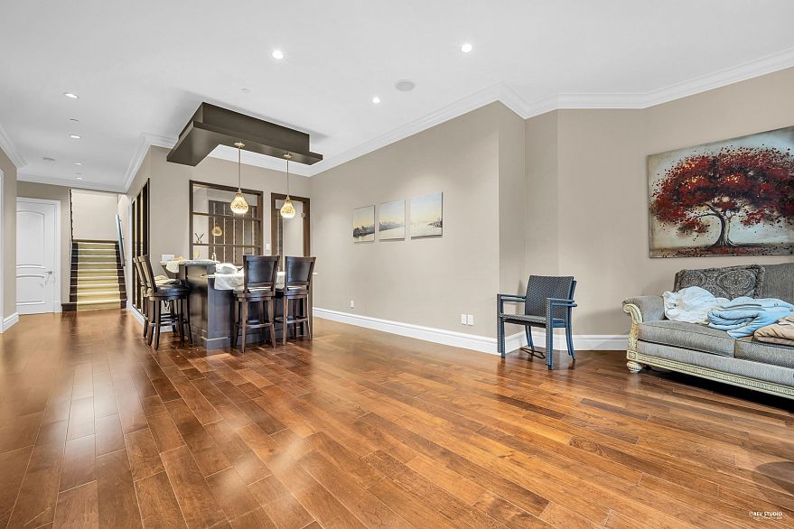 3439 Balaclava Street