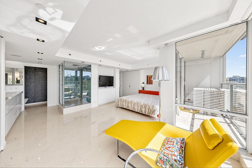 606 1288 Marinaside Crescent