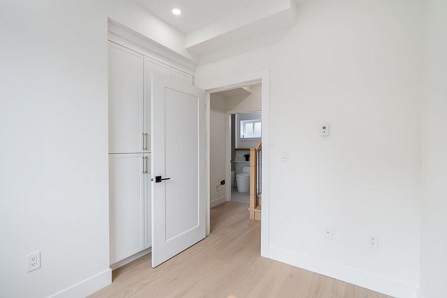 1 5304 Elgin Street