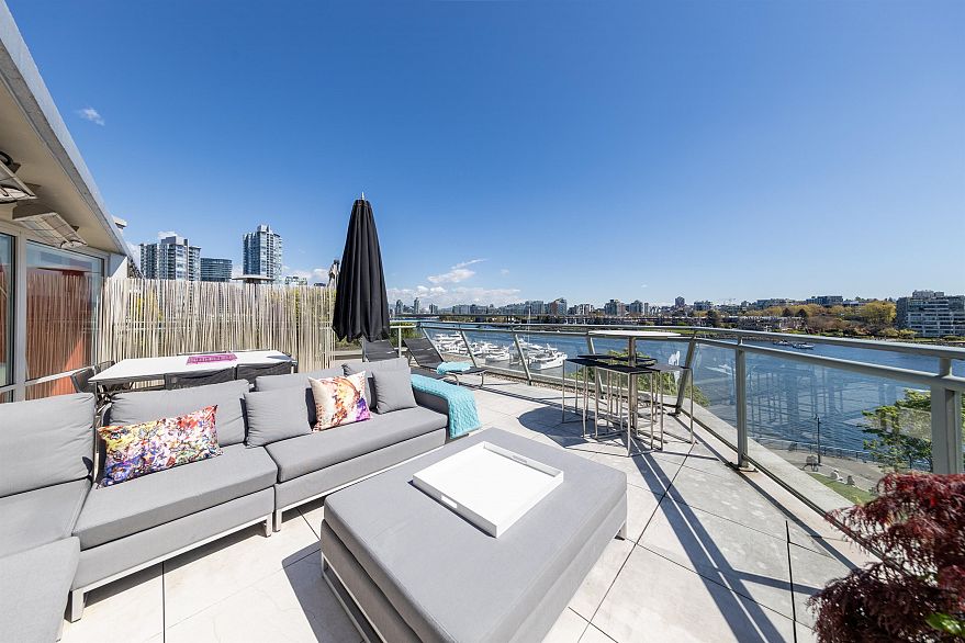 606 1288 Marinaside Crescent