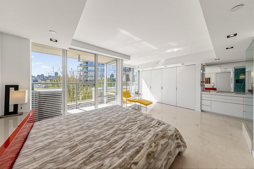 606 1288 Marinaside Crescent