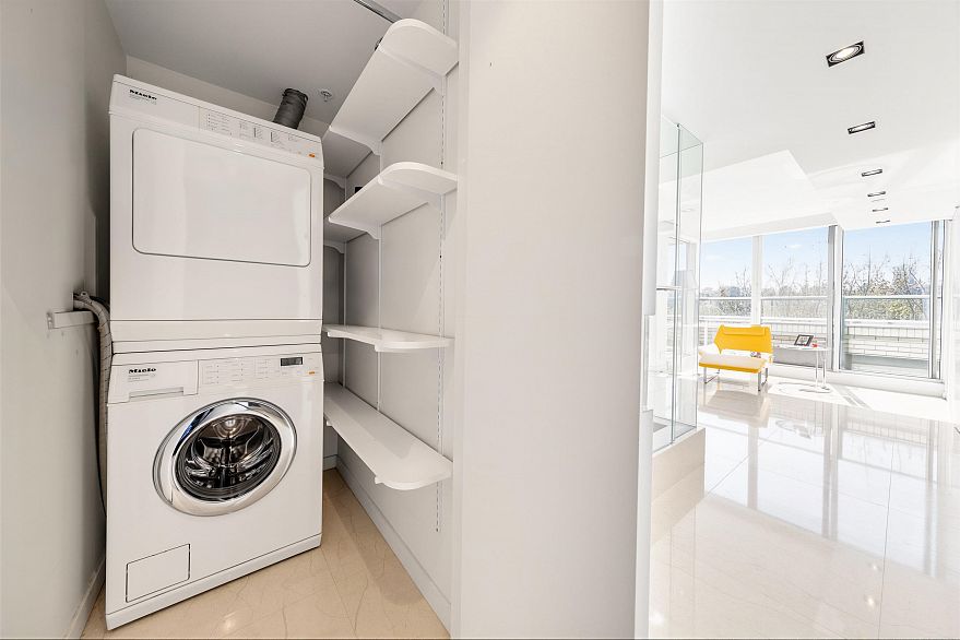 606 1288 Marinaside Crescent