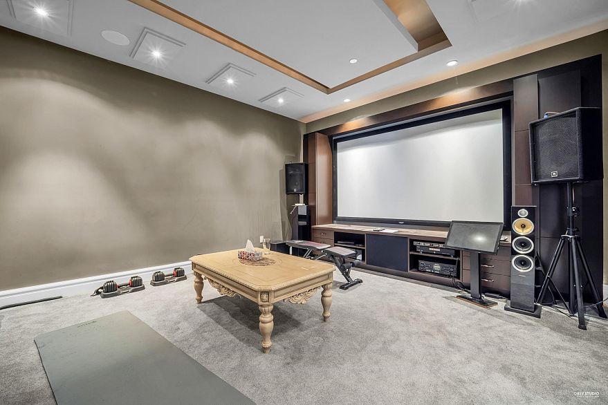 3439 Balaclava Street