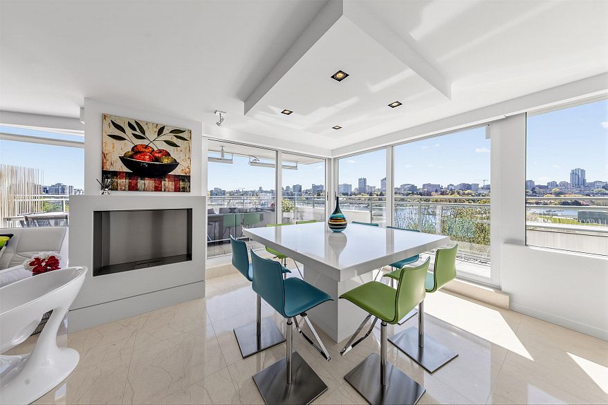 606 1288 Marinaside Crescent