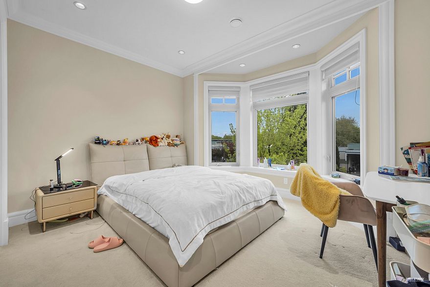 3439 Balaclava Street
