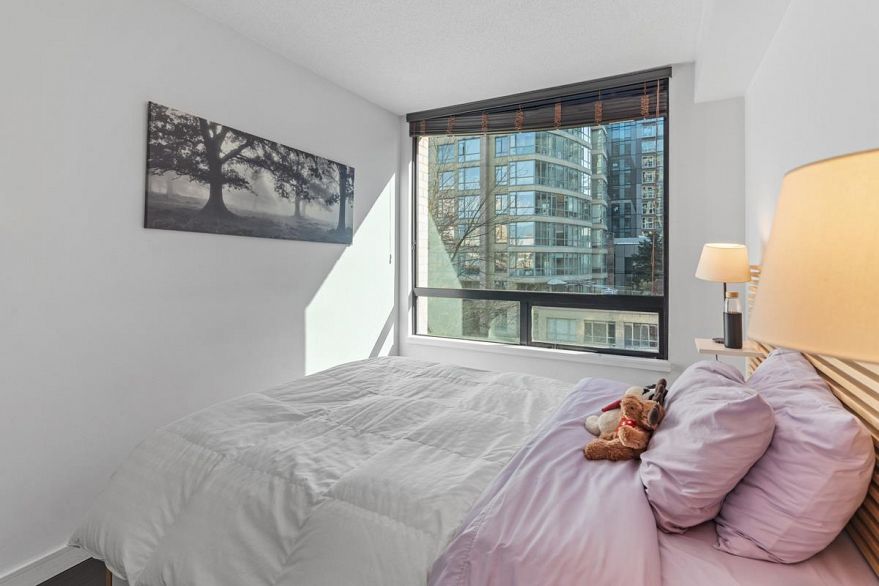 403 1003 Burnaby Street