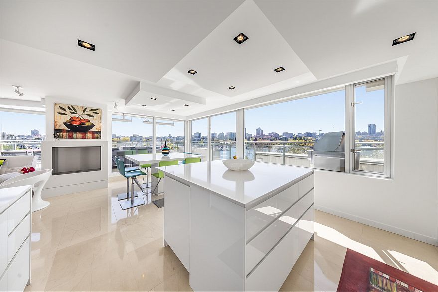 606 1288 Marinaside Crescent
