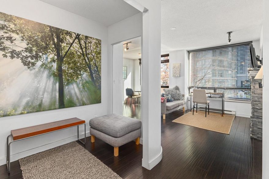 403 1003 Burnaby Street