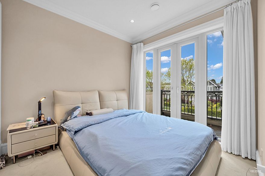 3439 Balaclava Street