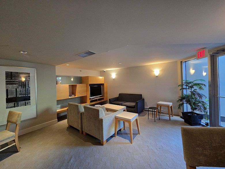 810 3663 Crowley Drive