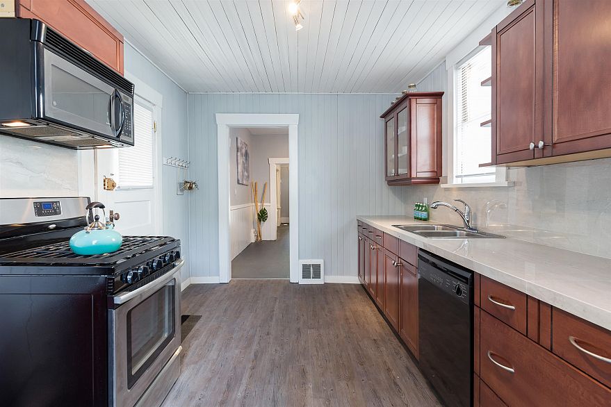 136 W 12th Avenue