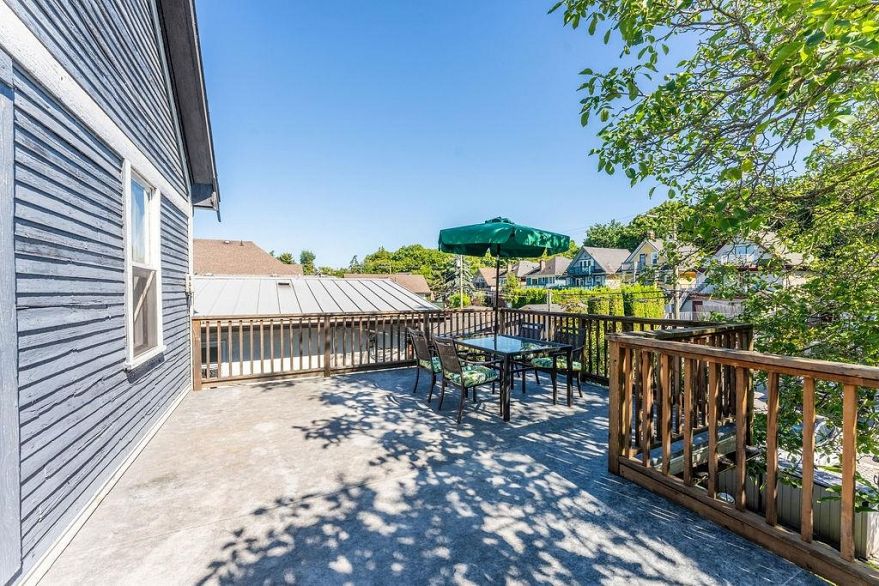 136 W 12th Avenue