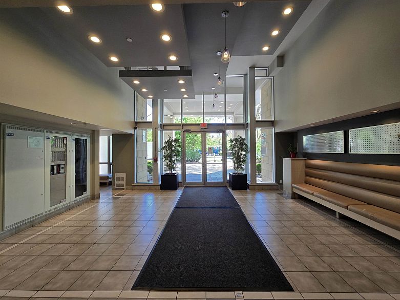 810 3663 Crowley Drive