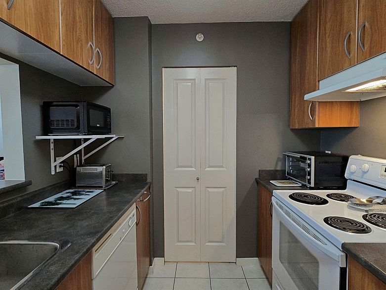 810 3663 Crowley Drive