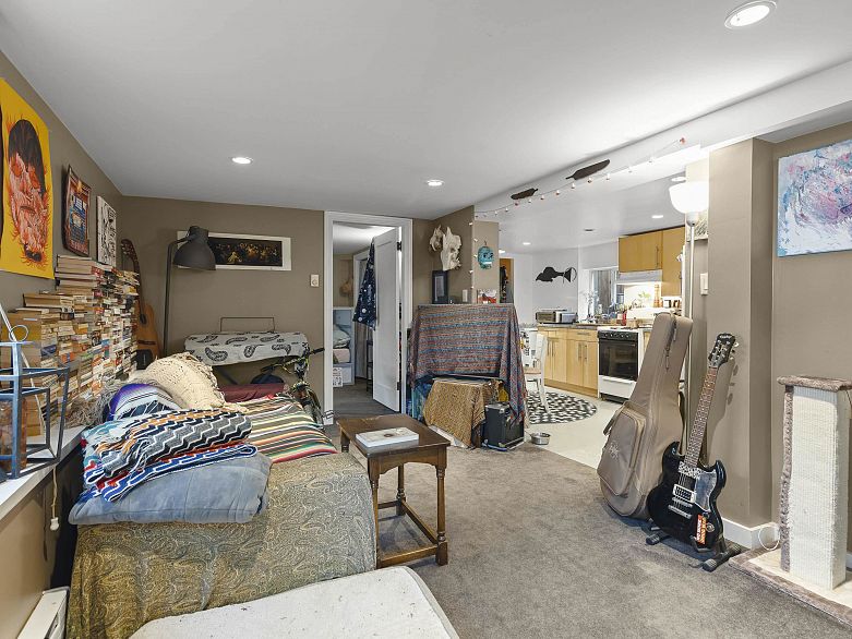 2258 Oxford Street