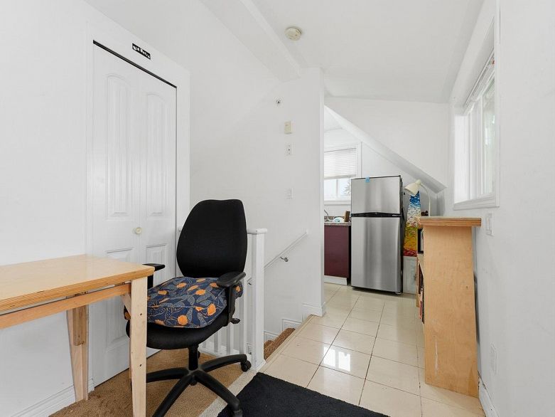 1115 Boundary Road