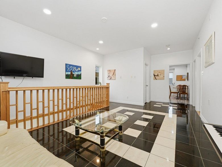 1115 Boundary Road