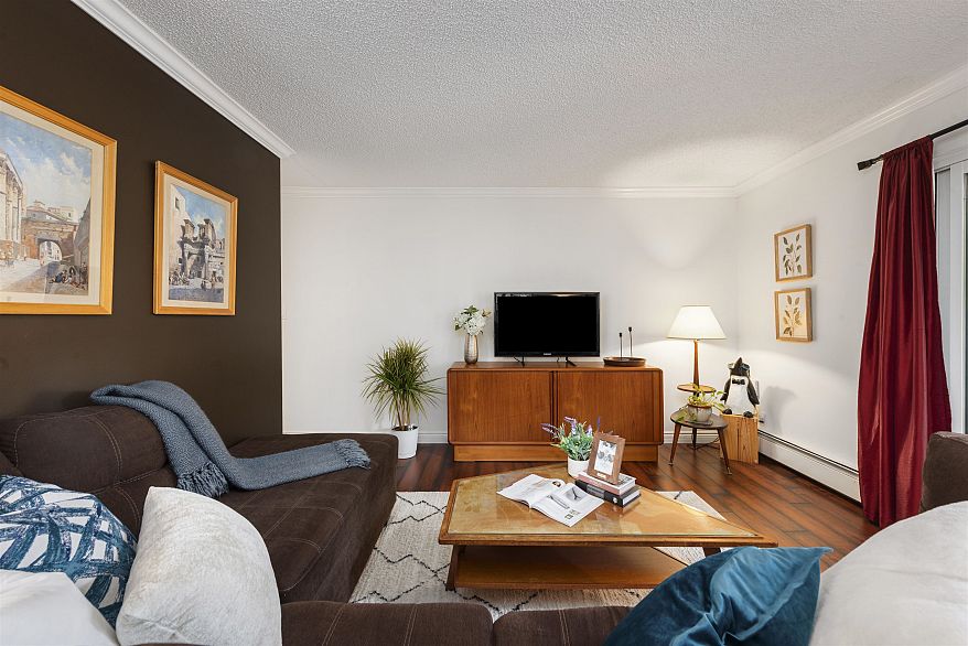 204 725 Commercial Drive