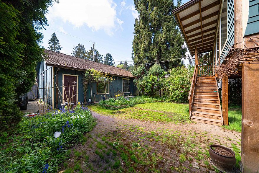 840 W 22nd Avenue