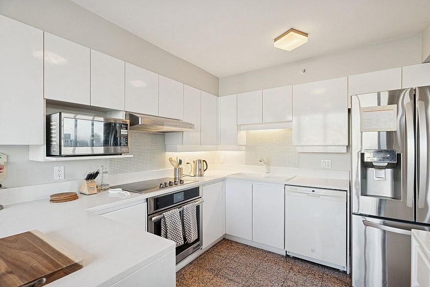 PH5 950 Cambie Street