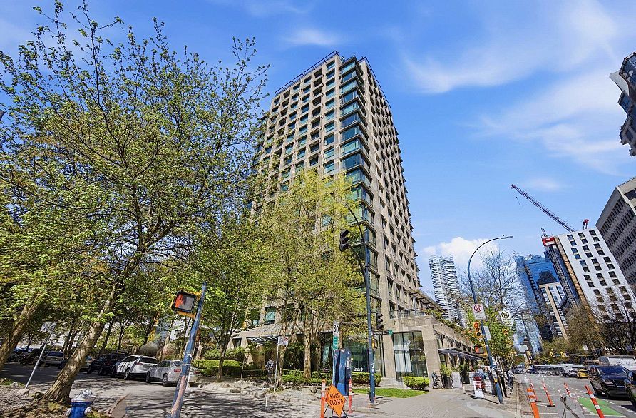706 1003 Burnaby Street