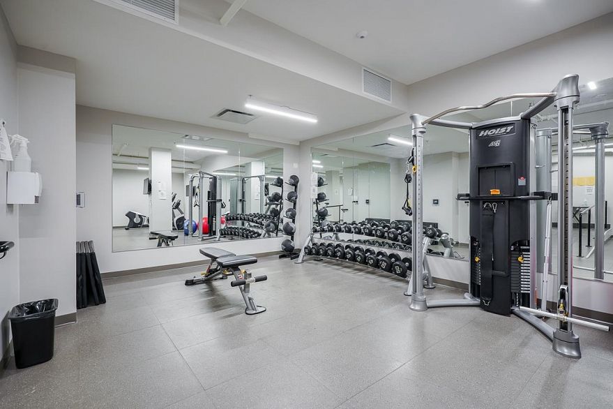 807 2435 Kingsway