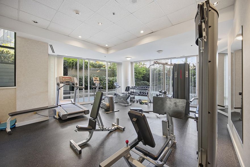 706 1003 Burnaby Street