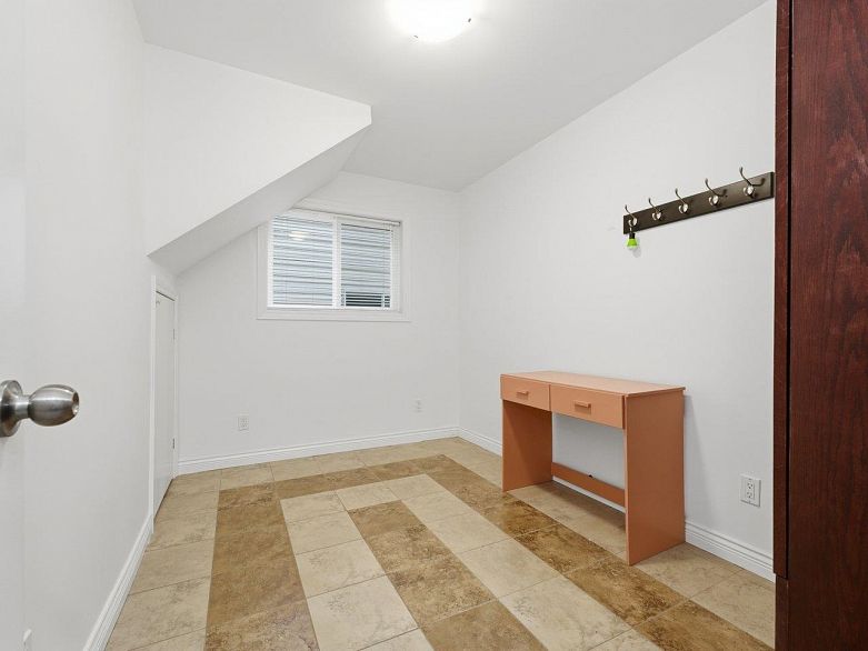 1115 Boundary Road