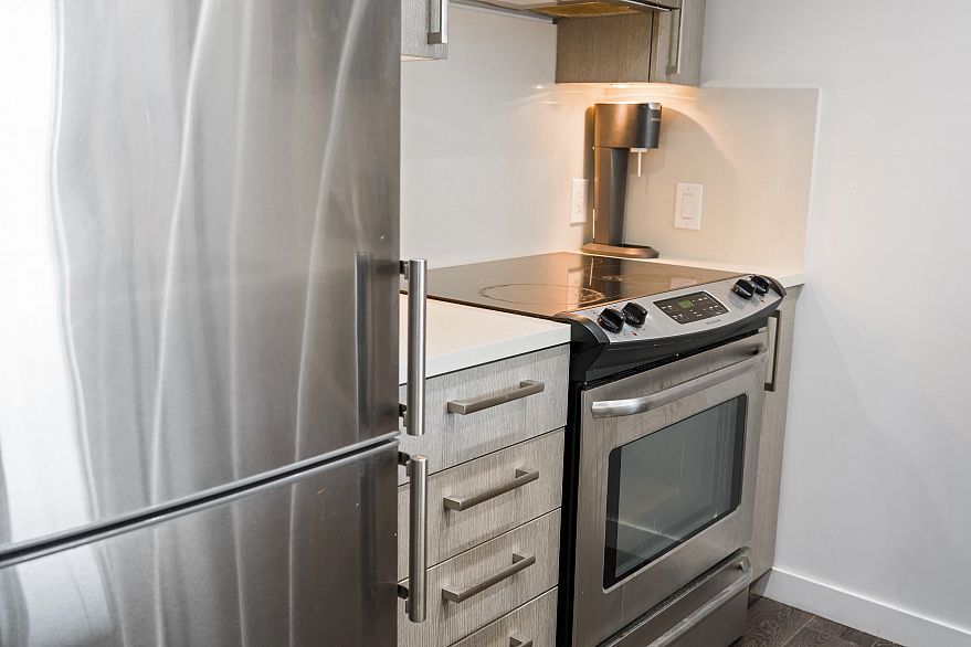 909 955 E Hastings Street