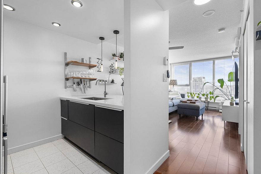 2903 928 Beatty Street