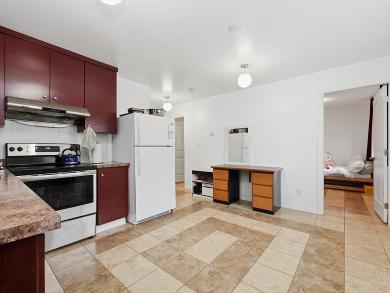 1115 Boundary Road