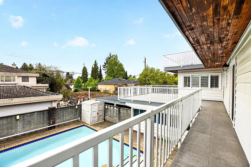 642 W 53rd Avenue