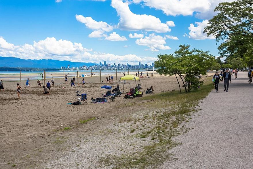 B 3546 Point Grey Road